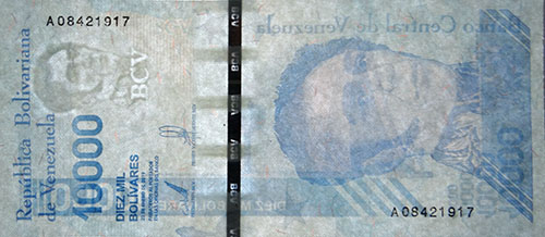 Piece bbcv10000bss-aa01-a8 (Obverse, in front of light)