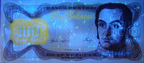 Piece bbcv100bs-dc01-a8 (Obverse, under ultraviolet light)