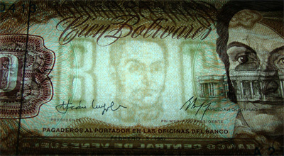 Piece bbcv100bs-dc01-a8 (Obverse, in front of light)