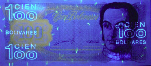 Piece bbcv100bs-dd01-c8,e (Obverse, under ultraviolet light)