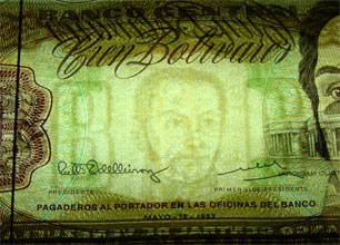 Piece bbcv100bs-dd03-b8 (Obverse, in front of light)