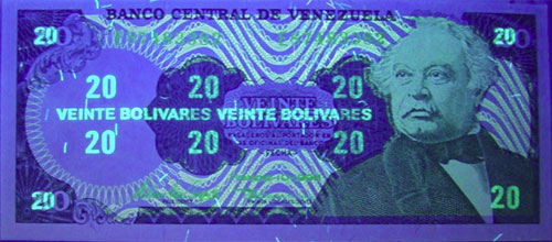 Piece bbcv20bs-fb04-e8 (Obverse, under ultraviolet light)