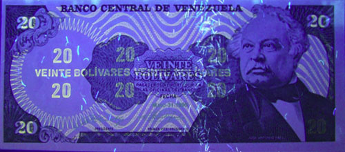 Piece bbcv20bs-fd02,e (Obverse, under ultraviolet light)