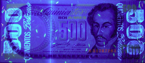 Piece bbcv500bs-ea04-a8 (Obverse, under ultraviolet light)